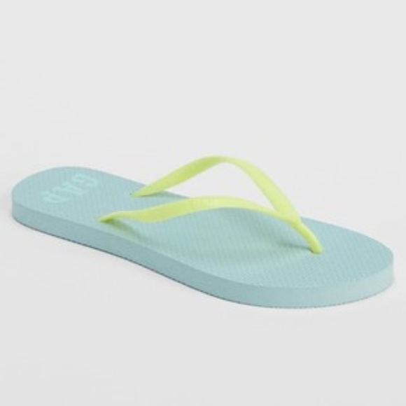 GAP Shoes - Gap Basic Flip Flops